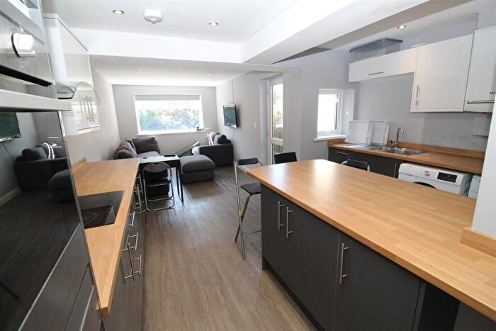 7 Bedroom House To Rent In Hirwain Street, Cathays, Cardiff, CF24