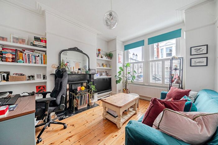 1 Bedroom Flat To Rent In Grenfell Road, Mitcham, London, CR4