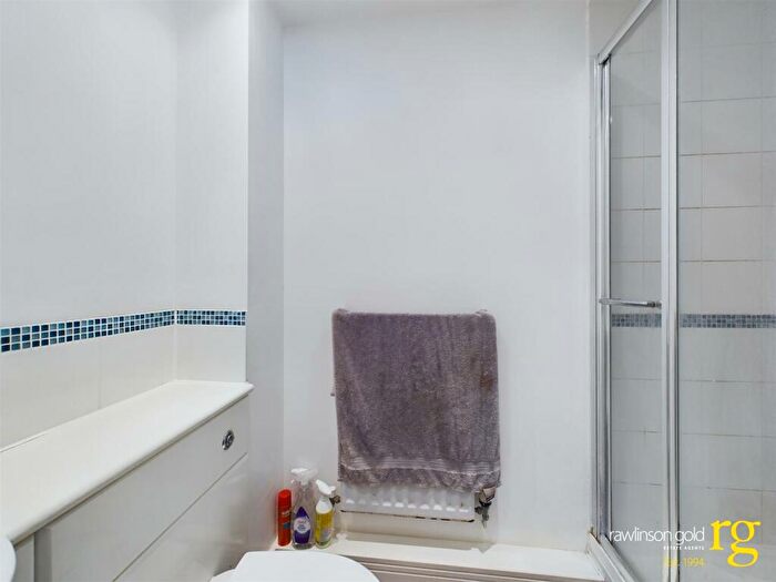 2 Bedroom Flat For Sale In Collapit Close, Harrow, HA1