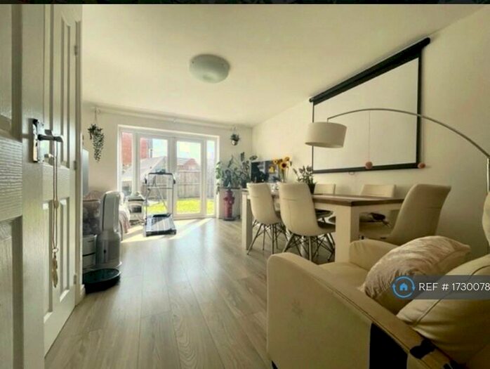 3 Bedroom End Of Terrace House To Rent In Hexagon Close, Manchester, M9