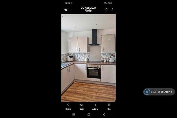 3 Bedroom Semi-Detached House To Rent In Shrewsbury Rd, Workaop, S80