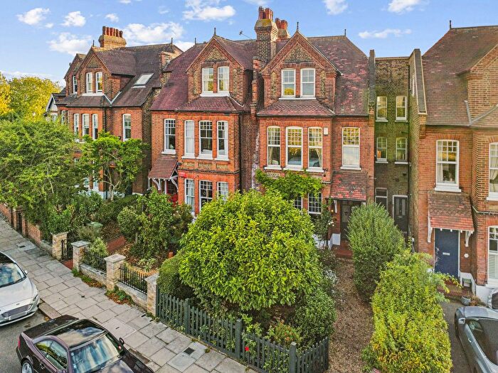 5 Bedroom Semi-detached House For Sale In Montague Avenue, London, SE4