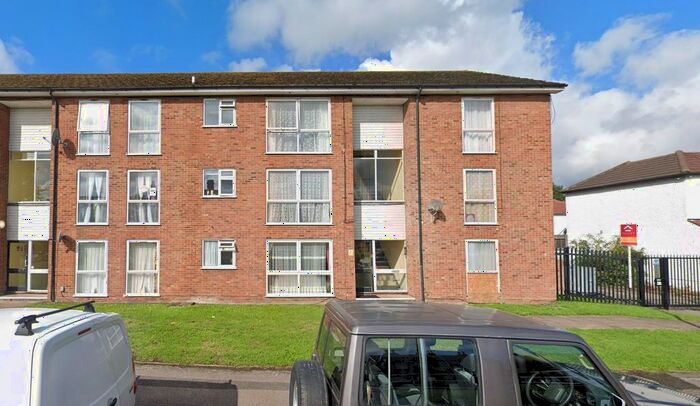 2 Bedroom Flat To Rent In South Ordnance Road, Enfield, EN3