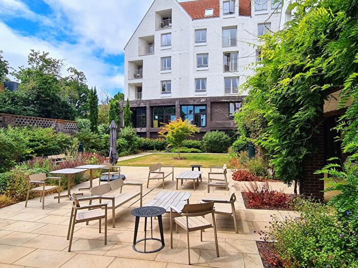 2 Bedroom Retirement Property For Sale In Leyton Road, Harpenden, Hertfordshire, AL5