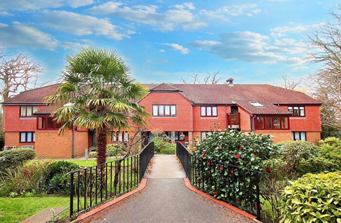 2 Bedroom Retirement Property For Sale In Alderbrook Court, The Alders, West Wickham, BR4