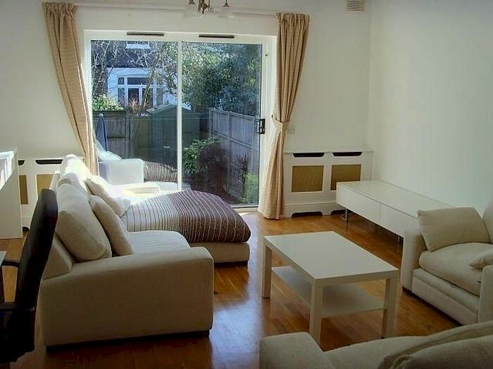 1 Bedroom Flat To Rent In Creffield Road, Ealing, London, W5