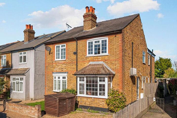3 Bedroom Semi-Detached House For Sale In Cambridge Road, Walton-On-Thames, KT12