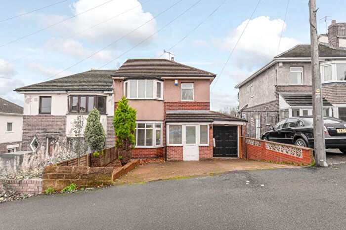 3 Bedroom Semi Detached House For Sale In Shirecliffe Lane, Sheffield, S3