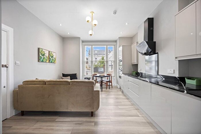 1 Bedroom Flat To Rent In Willoughby Road, Hampstead, NW3