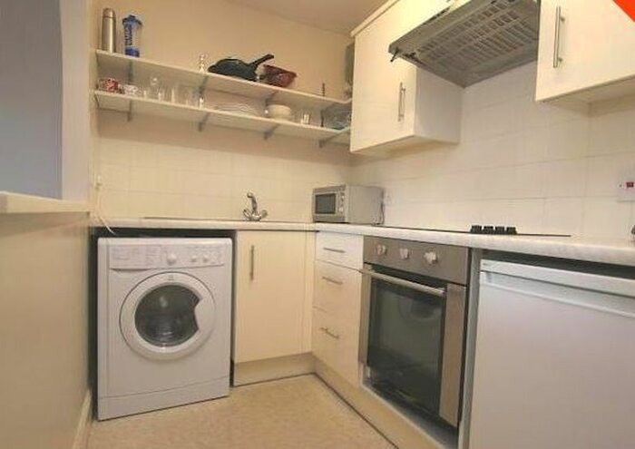 1 Bedroom Flat To Rent In Chadwick Drive, Harold Wood, RM3