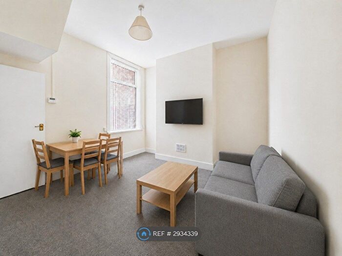 4 Bedroom Terraced House To Rent In Gresham Road, Middlesbrough, TS1