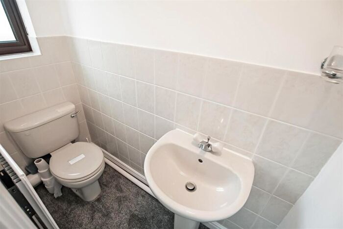 3 Bedroom Detached House For Sale In Wilton Court, Newton Aycliffe, DL5