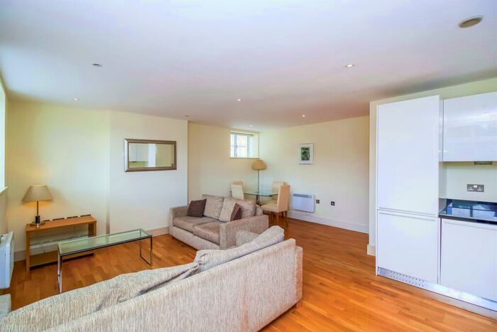 2 Bedroom Apartment To Rent In Hayes Road, Sully, Penarth, CF64