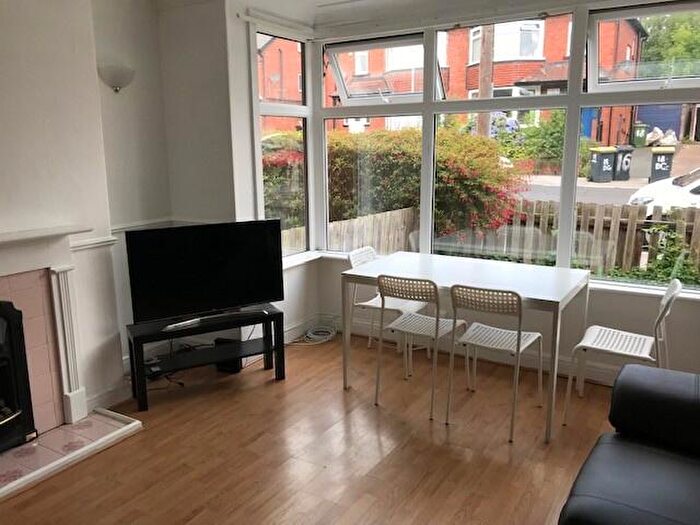 4 Bedroom House To Rent In Derwentwater Grove, Leeds, LS6