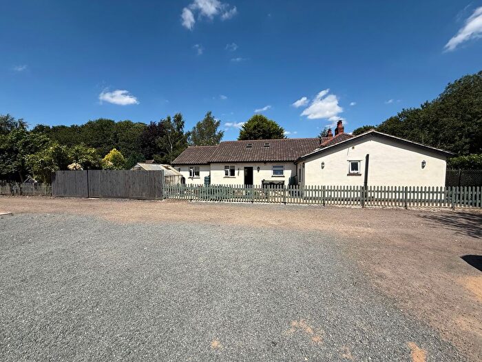 4 Bedroom Detached Bungalow For Sale In Millgate, Whaplode, Spalding, PE12