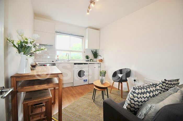 2 Bedroom Flat To Rent In Hornsey Road, London, N19
