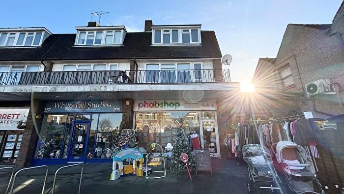 3 Bedroom Maisonette To Rent In Castle Road, Rayleigh, SS6