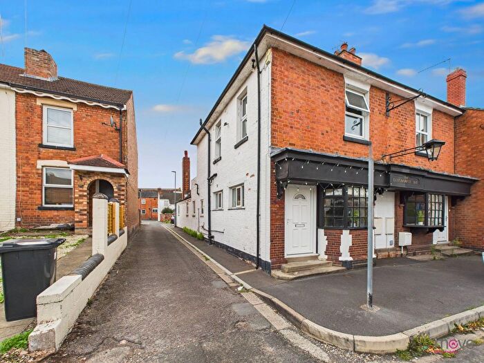 3 Bedroom End Of Terrace House For Sale In Lansdowne Street, Worcester, WR1