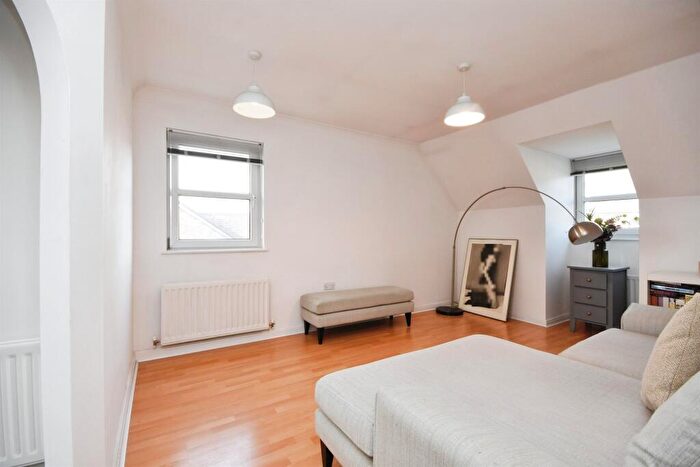 1 Bedroom Flat For Sale In Primrose Hill, Chelmsford, CM1