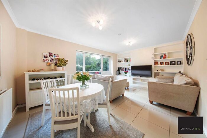 3 Bedroom Flat To Rent In Chelsham Road, London, SW4