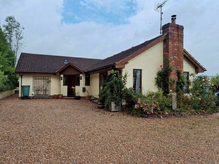 3 Bedroom Bungalow To Rent In Calverleigh, Tiverton, EX16