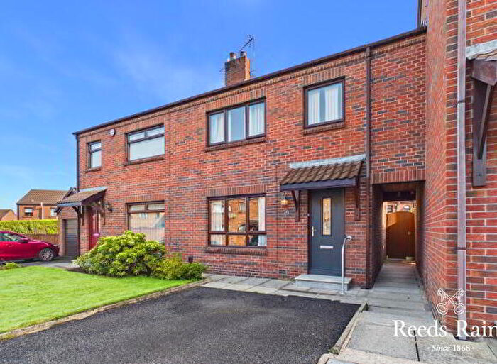 3 Bedroom Mid Terraced House For Sale In Edgewater, Lisburn, BT27