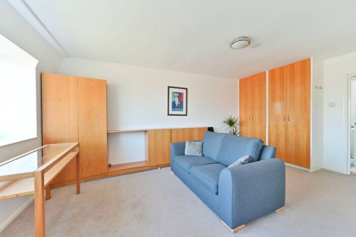 1 Bedroom Flat To Rent In Worple Road, Wimbledon, London, SW19