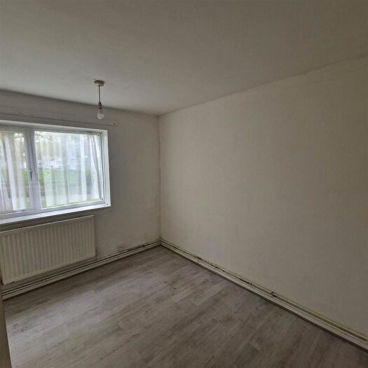 Studio To Rent In The Knares, Lee Chapel South, Basildon, SS16