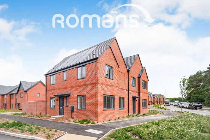 3 Bedroom Detached House To Rent In Ireland Road, Crowthorne, RG45