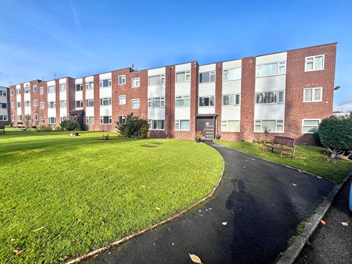 1 Bedroom Flat For Sale In Pole Lane, Bury, BL9