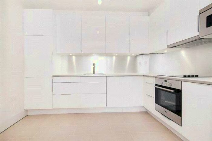 2 Bedroom Apartment To Rent In Mile End Road, London, E1