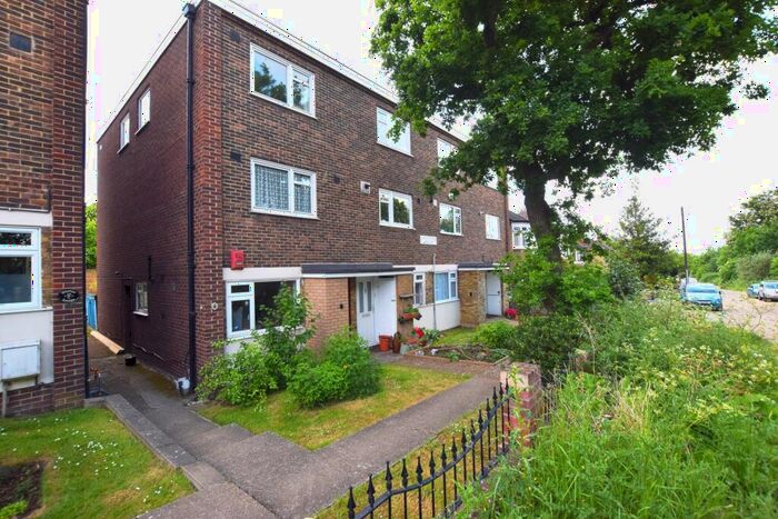 2 Bedroom Flat To Rent In Homestall Road East Dulwich, SE22