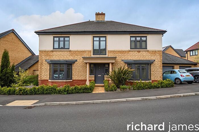 5 Bedroom Detached House For Sale In Amethyst Road, Swindon, SN25