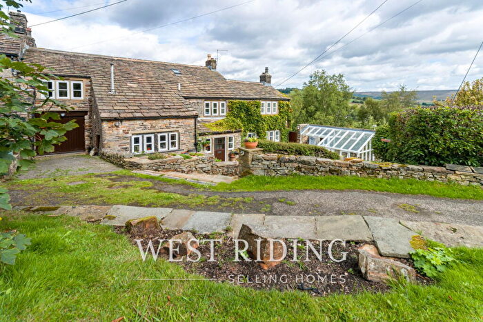 5 Bedroom Farm House For Sale In Heys Farm, Delph, Saddleworth, OL3