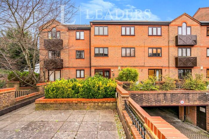 1 Bedroom Apartment To Rent In Chatsworth Court, AL1