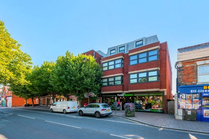 2 Bedroom Flat To Rent In Fleet Road, Fleet, GU51