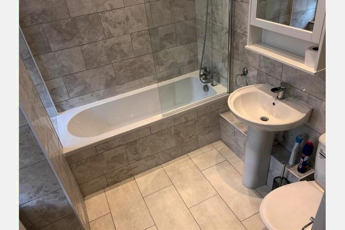 2 Bedroom Flat To Rent In Meadowpark Street, Dennistoun, Glasgow, G31