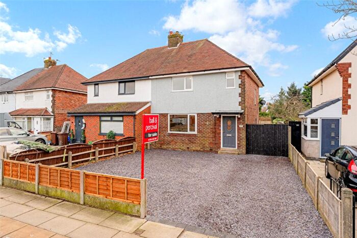 3 Bedroom Semi Detached House For Sale In Guildford Road, Southport, Merseyside, PR8