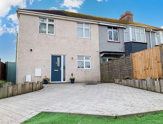 3 Bedroom End Of Terrace House For Sale In Chichester Road, Bognor Regis, West Sussex, PO21