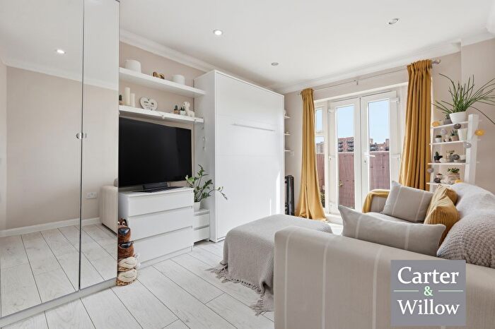 2 Bedroom Flat For Sale In Roberts Place, Dagenham, RM10