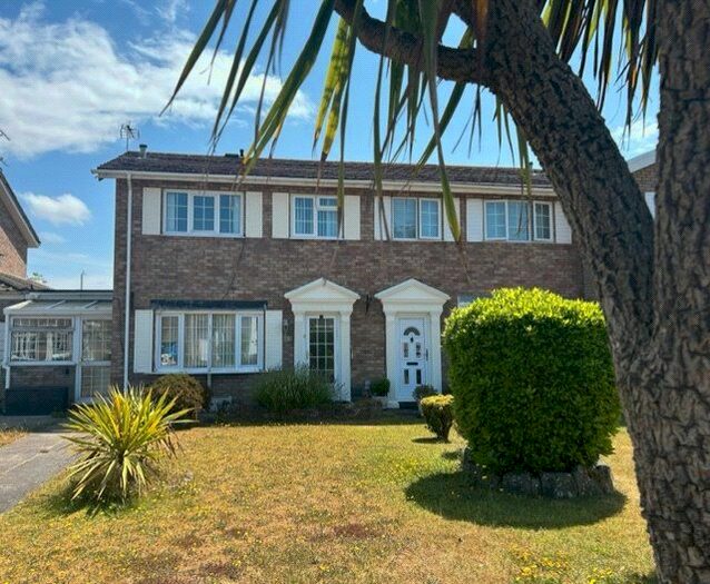 3 Bedroom Semi-Detached House To Rent In Georgian Close, Porthcawl, CF36
