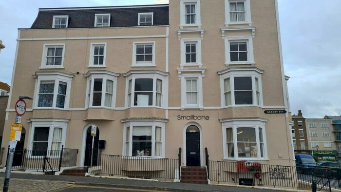 2 Bedroom Flat To Rent In Albert Terrace, Margate, CT9