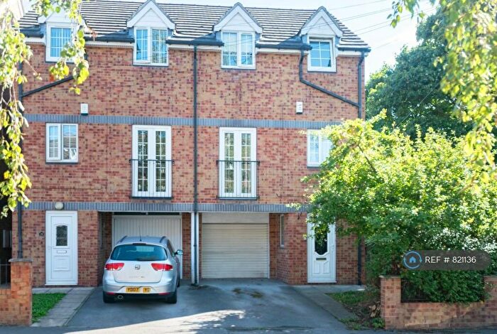 3 Bedroom Semi-Detached House To Rent In Birch Avenue, Leeds, LS15