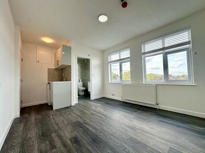 Studio To Rent In Fairway, Petts Wood, BR5