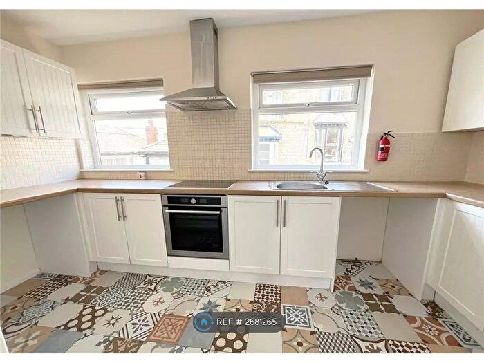 3 Bedroom Flat To Rent In Pier Street, Ventnor, PO38