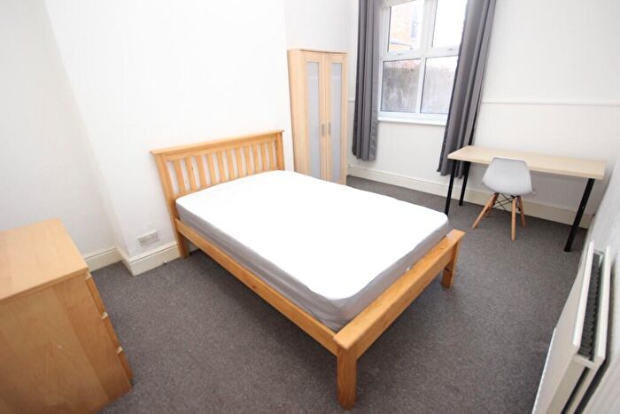 7 Bedroom Terraced House To Rent In Langdale Road, Liverpool, Merseyside, L15