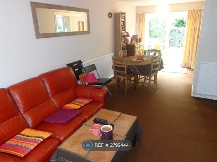 3 Bedroom Terraced House To Rent In Enniskillen Road, Cambridge, CB4