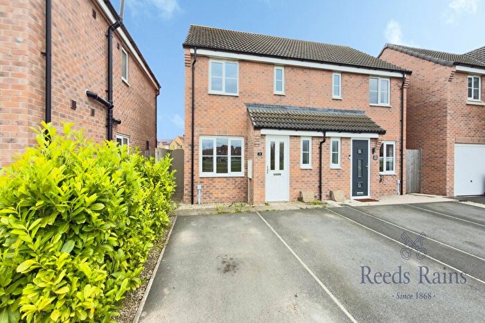 3 Bedroom Semi-Detached House To Rent In Pond View, Selby, North Yorkshire, YO8