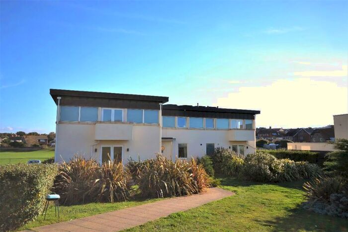 2 Bedroom Flat To Rent In College Road, Seaford, East Sussex, BN25