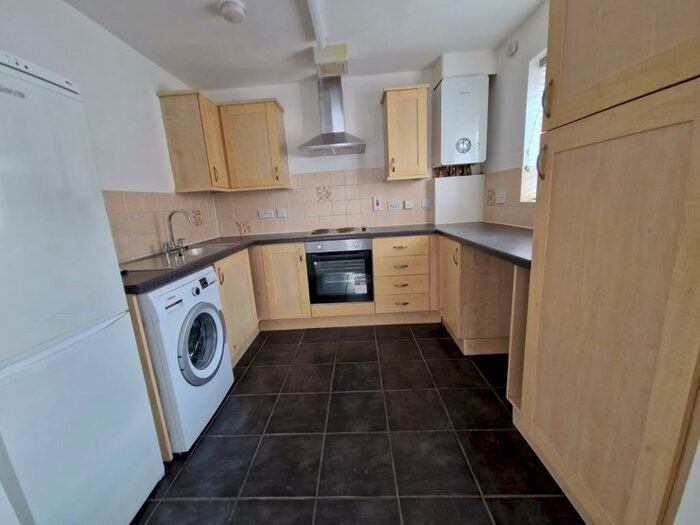 2 Bedroom Apartment To Rent In Kingfisher Way, Tipton, West Midlands, DY4